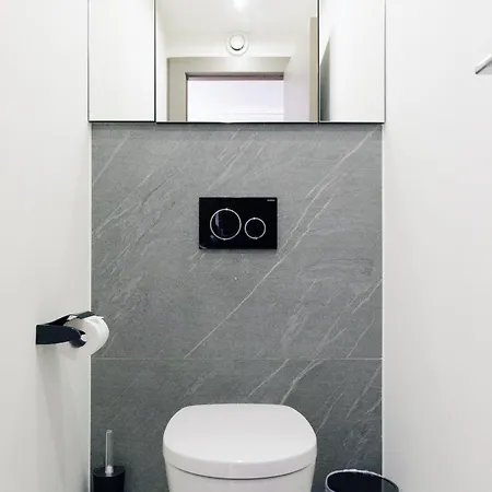 Gray D'albion 3i7 Yourhosthelper