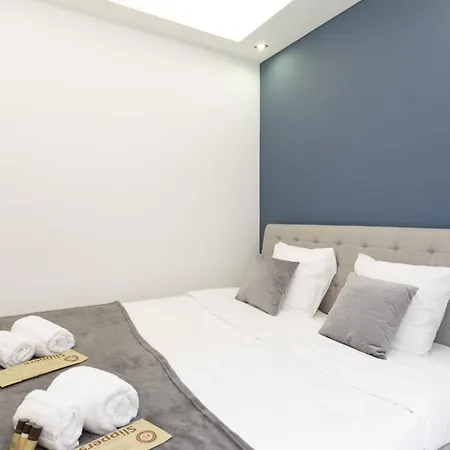 Gray D'albion 3i7 Yourhosthelper Apartament